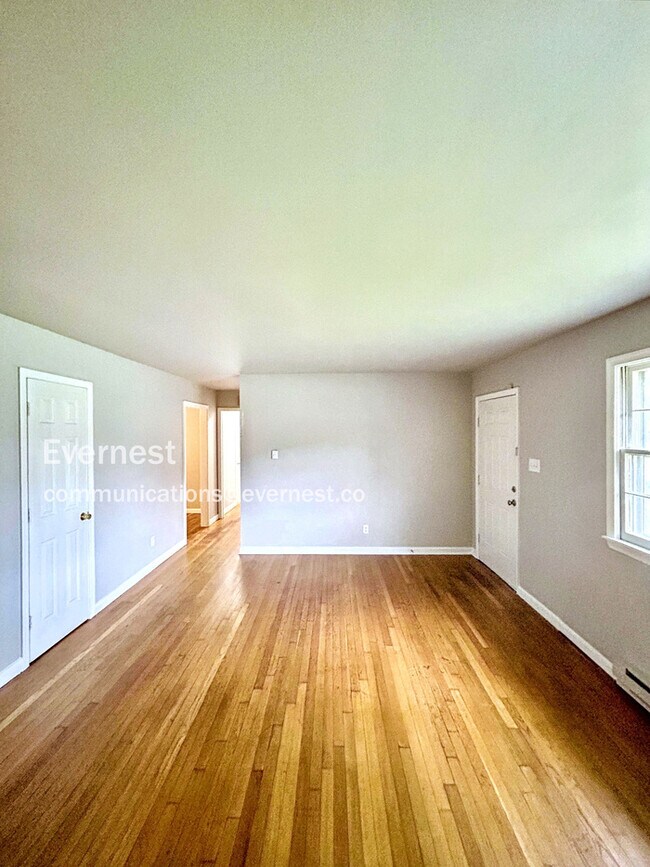 Foto del edificio - 10813 Bluebell Dr