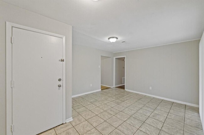 Building Photo - 3536 Truxton Dr