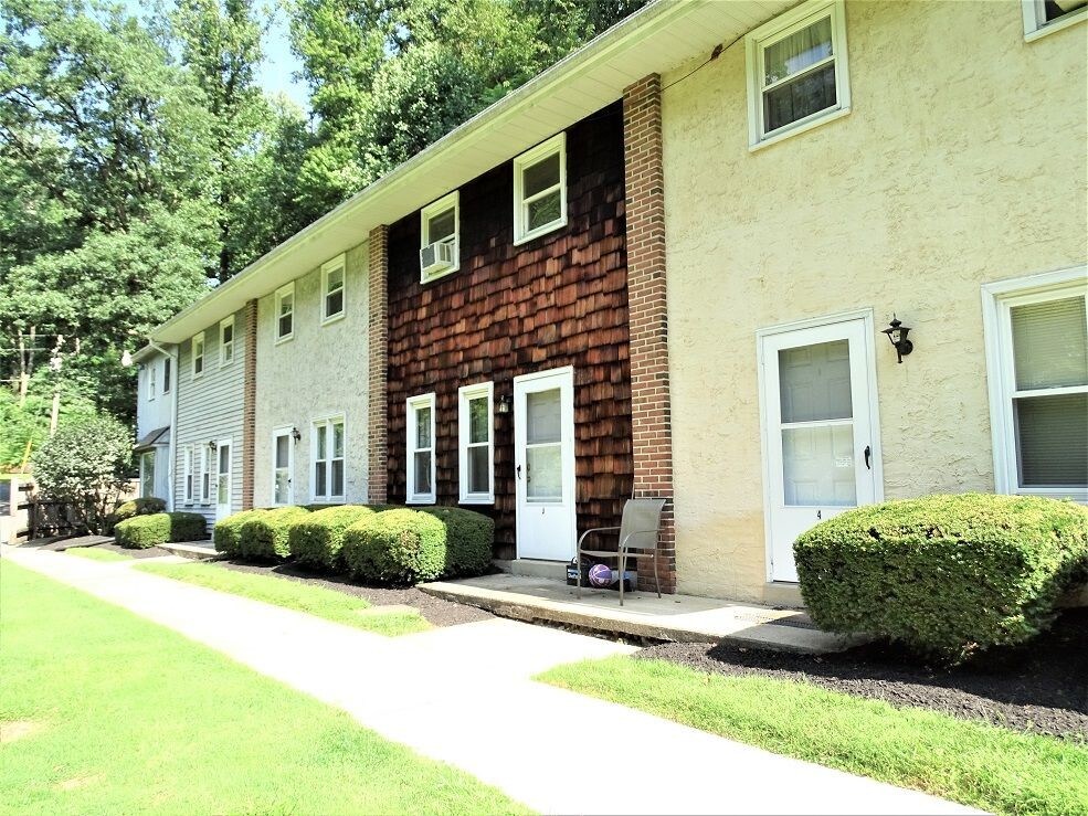 Primary Photo - 4632 New Holland Rd