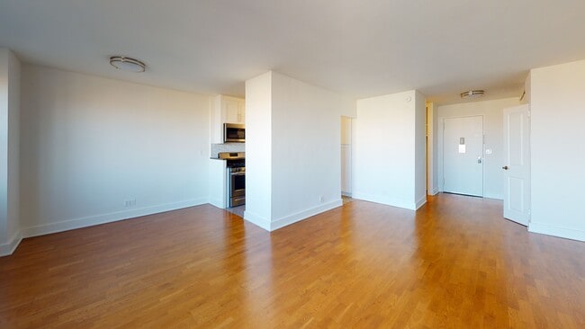 Building Photo - 2940 Ocean Pky