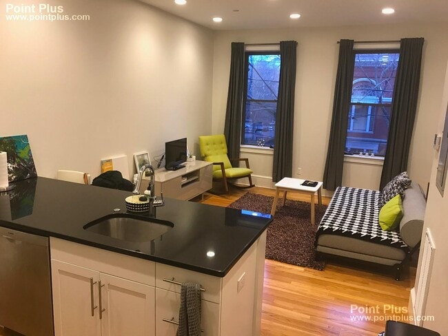 Building Photo - 87 3rd St