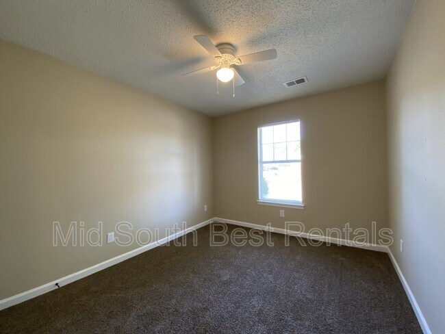 Foto del edificio - 3083 Fisher Ave