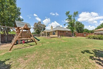 Building Photo - 217 Newport Landing Pl