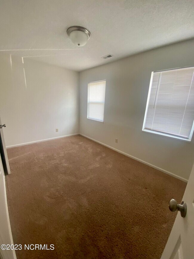Building Photo - 213 Cordell Cir