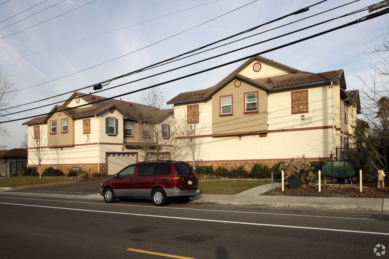 Foto del edificio - 3477-3487 Edison Ave