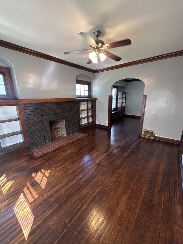 Primary Photo - 3389 W 125th St