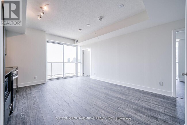 Building Photo - 188 Fairview Mall Dr
