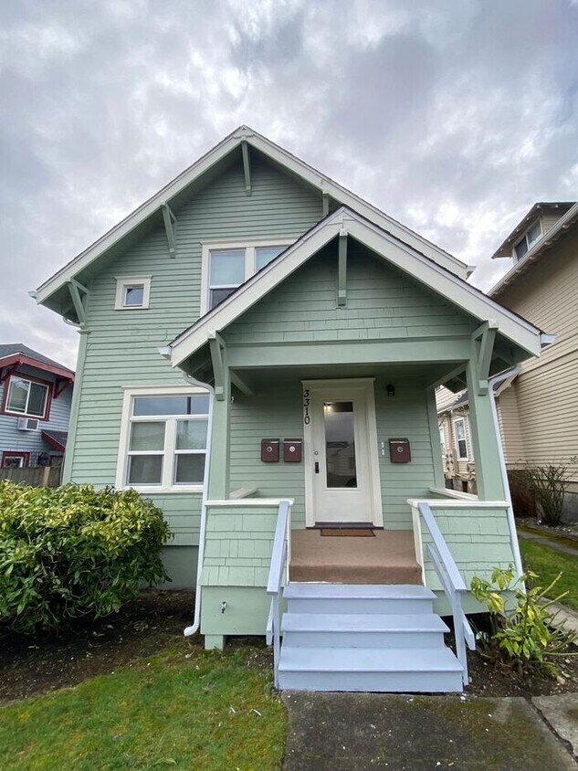 Primary Photo - Updated Multi-Unit Home in Beautiful Tacoma!