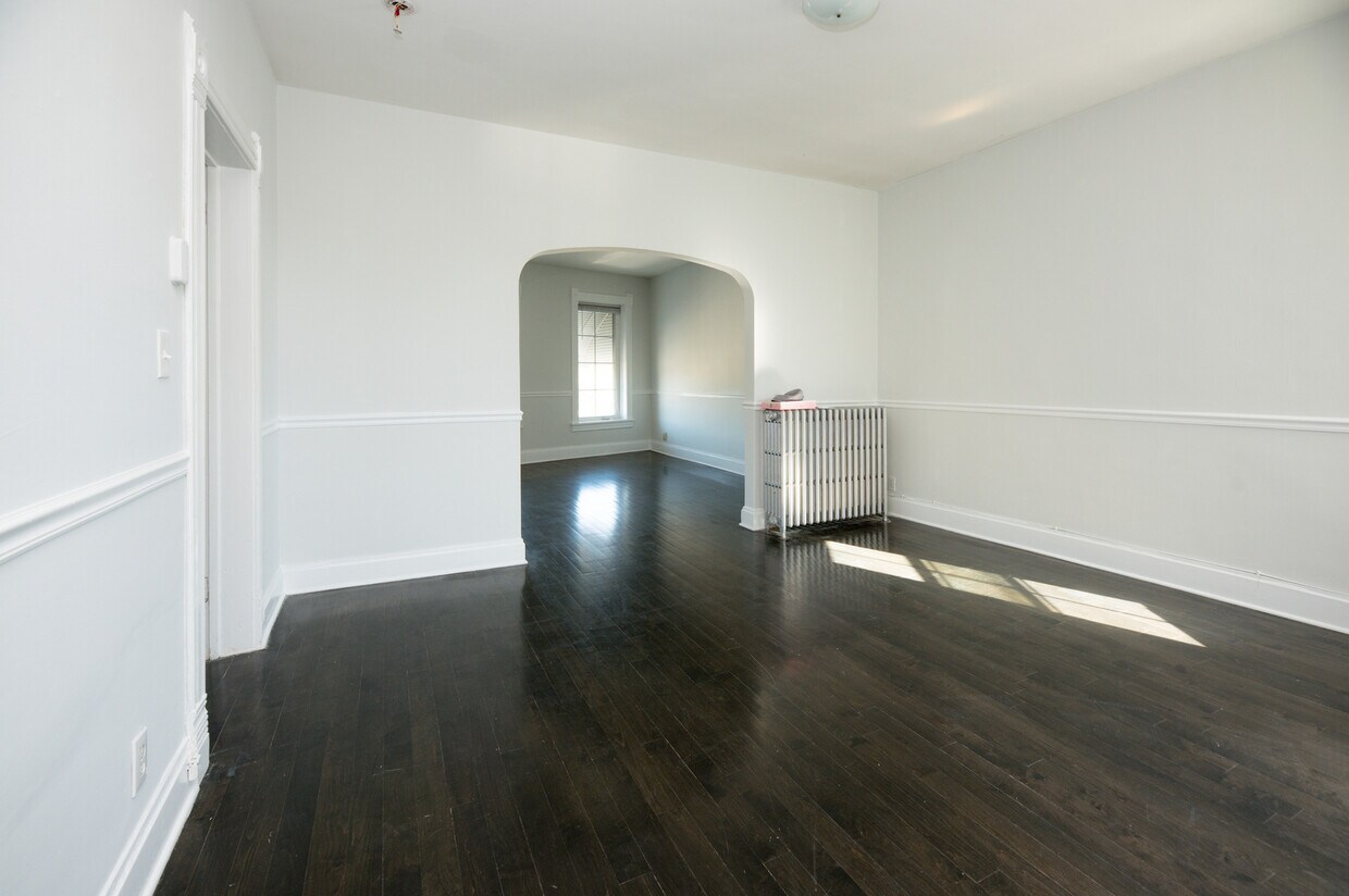 8865 Burlington Ave Unit 201, Brookfield, IL 60513 Condo for Rent in