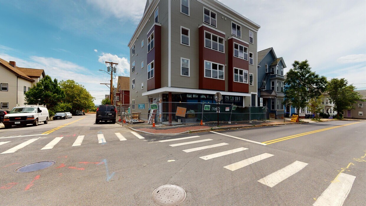 Foto principal - 387 Wickenden St