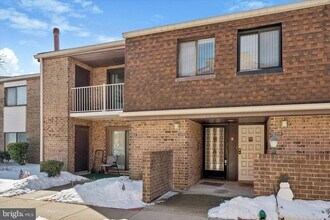 Building Photo - 3204 Delaire Landing Rd