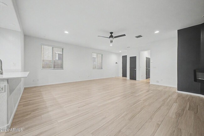 Foto del edificio - 12431 W State Ave