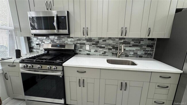 Building Photo - 5813 Avenue O