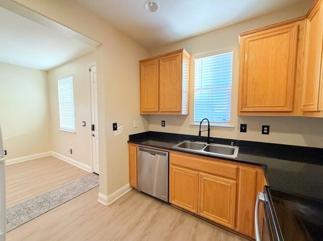 Building Photo - 110 Montage Dr