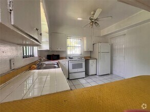 Building Photo - 1720 NE 148th St