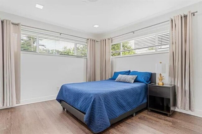 Foto del edificio - 21000 Highland Lakes Blvd