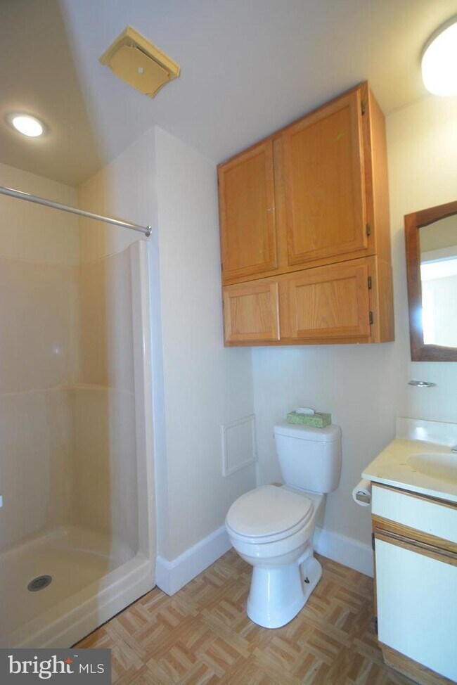 Foto del edificio - 100 Silver Lake Rd