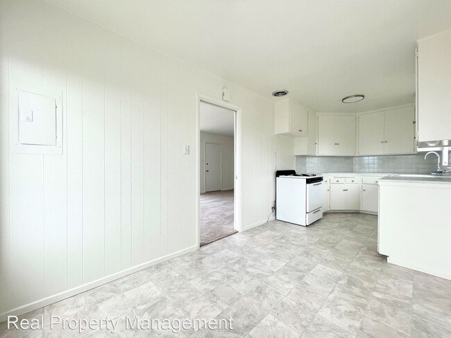 Building Photo - 3 br, 1 bath House - 115 Crouch Street