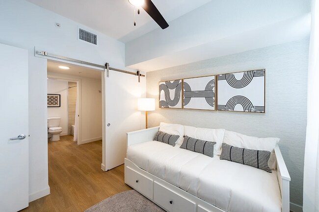 Foto del edificio - New 2 Bed Apt— 2 Months Free + $99 Move-In Special