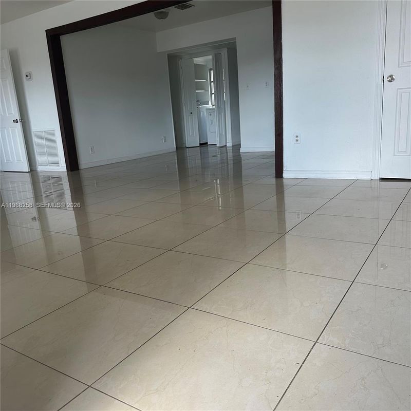 Foto del edificio - 6301 Mayo St