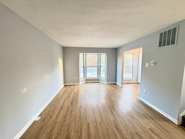 Foto del edificio - Beautifully Renovated 4-Bedroom Home in Owings Mills, MD!