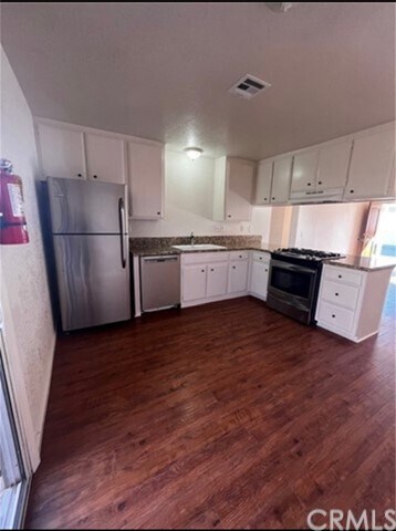 Building Photo - 18845 Del Mano Ct