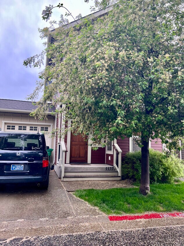 Primary Photo - 3327 N 27th Ave