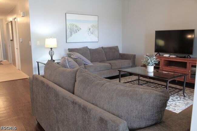 Foto del edificio - 16625 Lake Cir Dr
