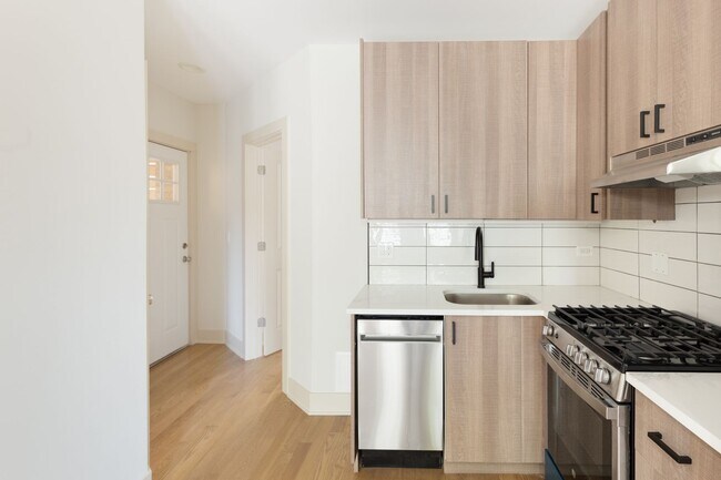 Foto del edificio - 4602 N Winchester Ave