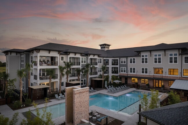 Picture of Historic Downtown Winter Garden Apartments for Rent with High Ceilings ...