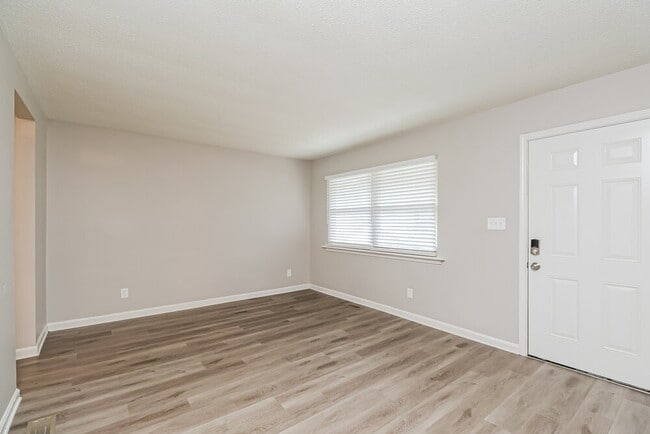 Building Photo - 601 Kentbrook Dr