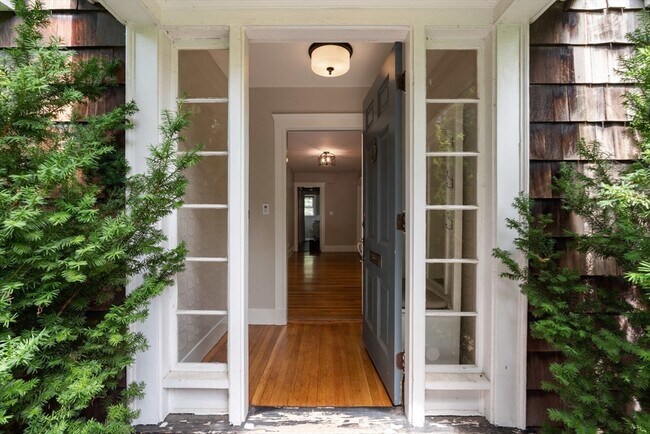 Building Photo - 29 Addington Rd