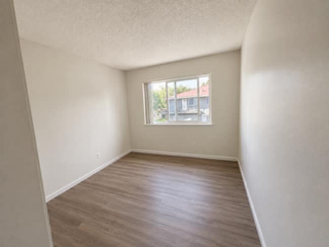Building Photo - 2117 Palisade Ave