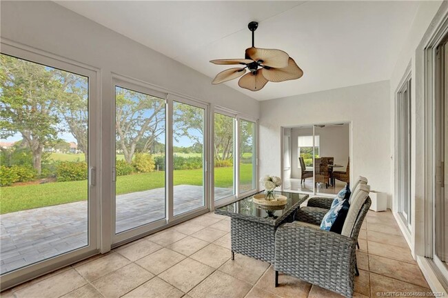 Foto del edificio - 2018 NW Laurel Oak Ln