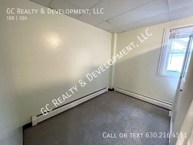 Foto del edificio - ***JEFFERSON PARK LOCATION / 1 BDRM / HEAT...