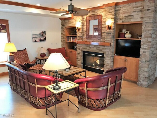 Foto del edificio - 3 br, 2 bath  - 413 1/2 Phoenix St