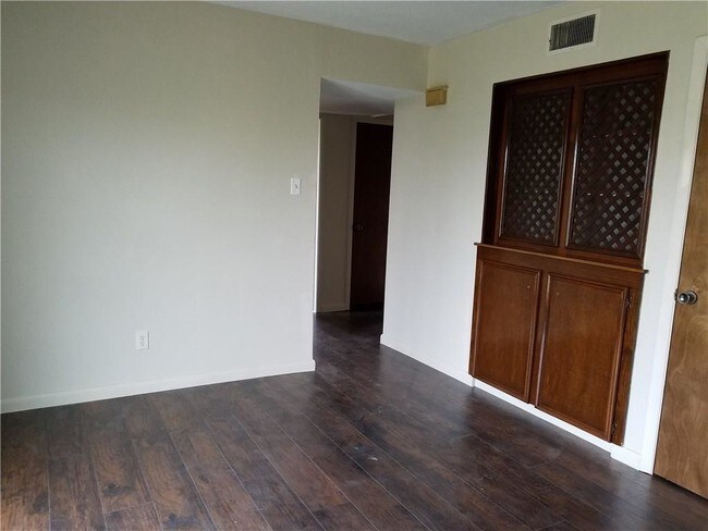 Building Photo - 135 Allen Dr