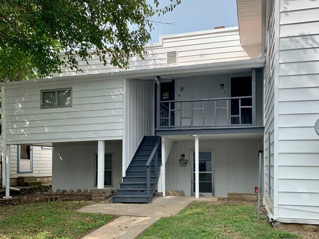 Building Photo - 426 Olive St
