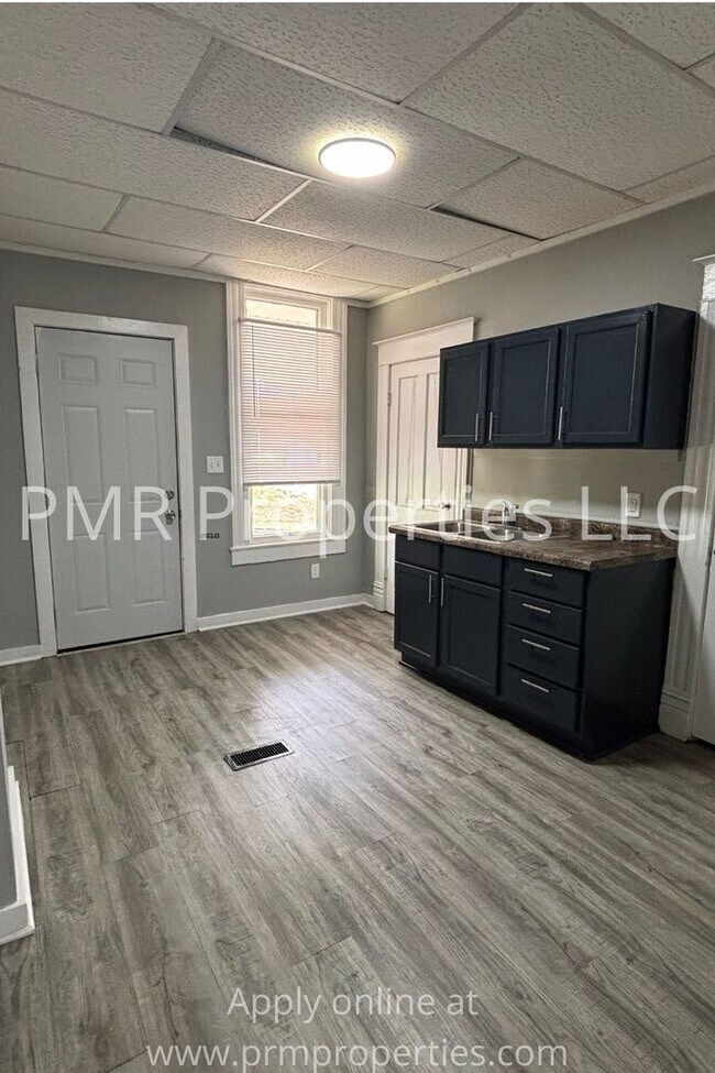 Building Photo - 615 E Highland Ave