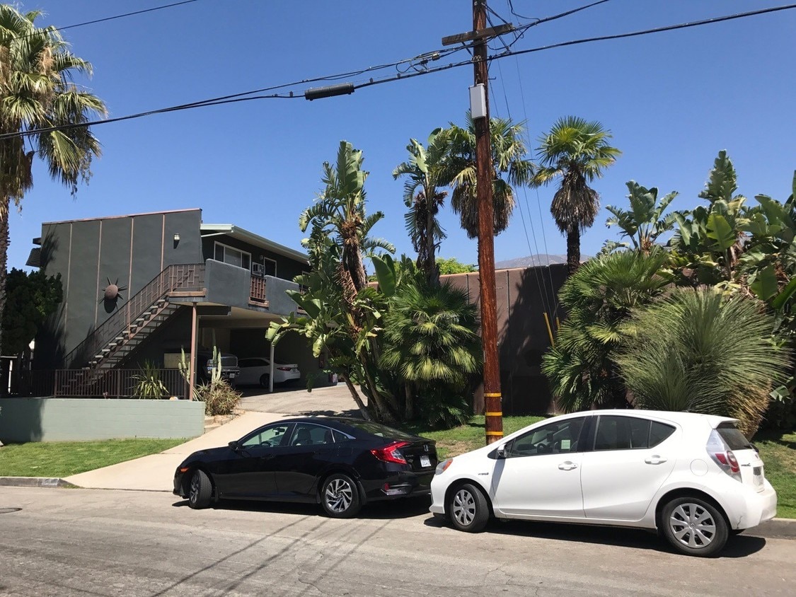 Building Photo - 2137 La Canada Crest Dr