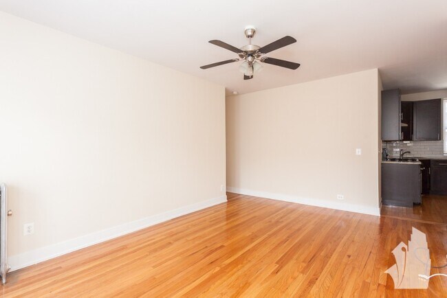 Building Photo - 4841 N Wolcott Ave