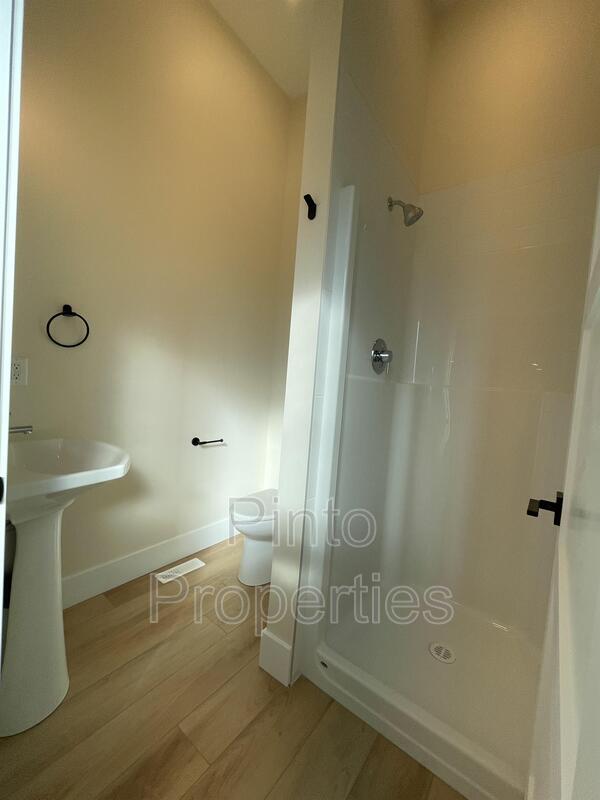 Photo du bâtiment - 8717-8110 110 St NW