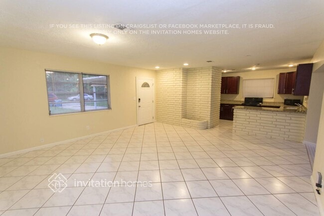 Building Photo - 108 NW 45th Ave