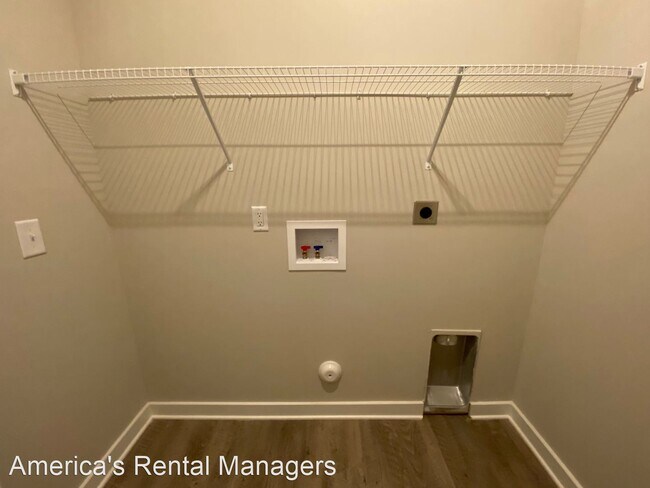 Foto del edificio - 4 br, 2 bath House - 156 Wisconsin Avenue