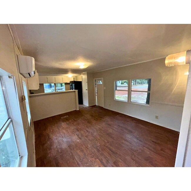 Building Photo - 4502 E Old Marion Hwy