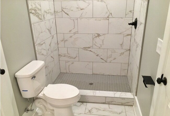 Baño 1 - 26 Aiken St