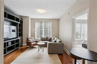 Building Photo - 285 Centennial Olympic Park Dr NW