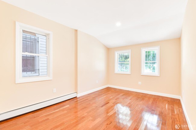 Foto del edificio - 1112 East 180th Street