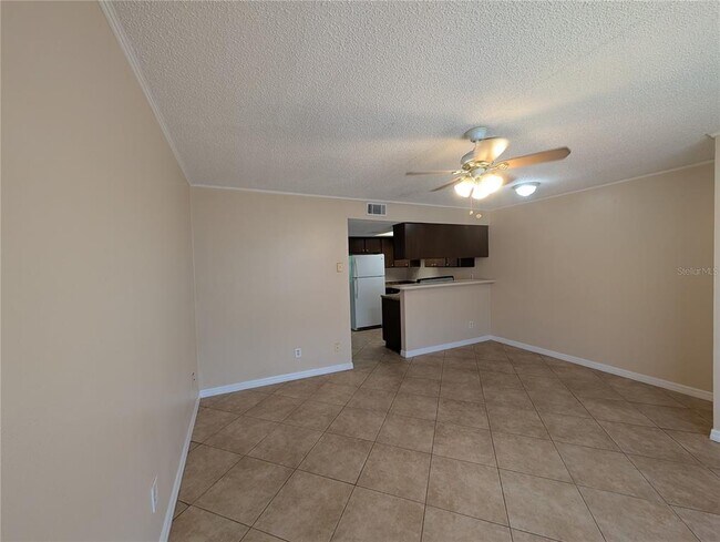 Foto del edificio - 6415 S Roberts Ave