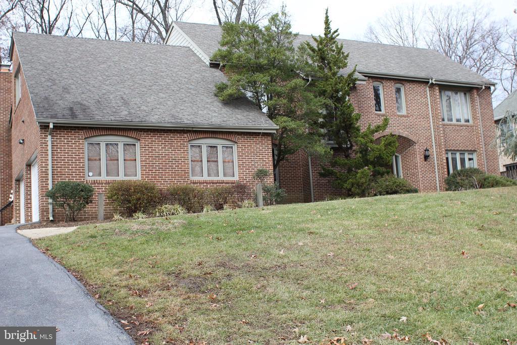 Foto principal - 10208 Sorrel Ave